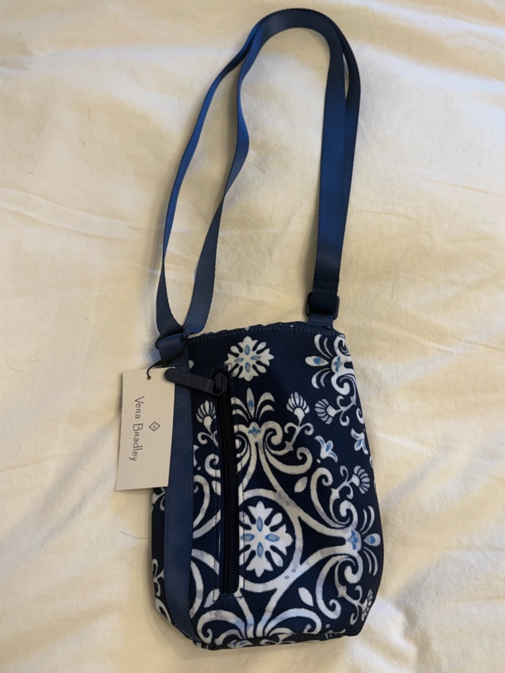 Vera Bradley Lighten Up Water Bottle Crossbody Steel Blue Medallions NWT